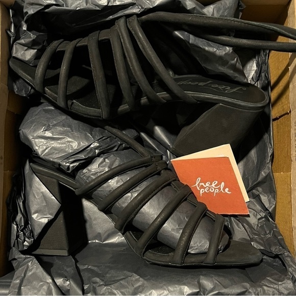 🔥HP🔥 FREE PEOPLE COLETTE SANDAL - Picture 7 of 9